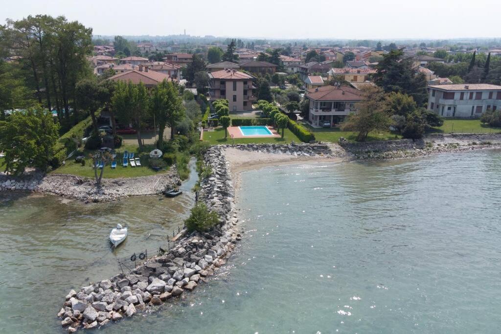 Incantevole Location Fronte Lago Sirmione Buitenkant foto