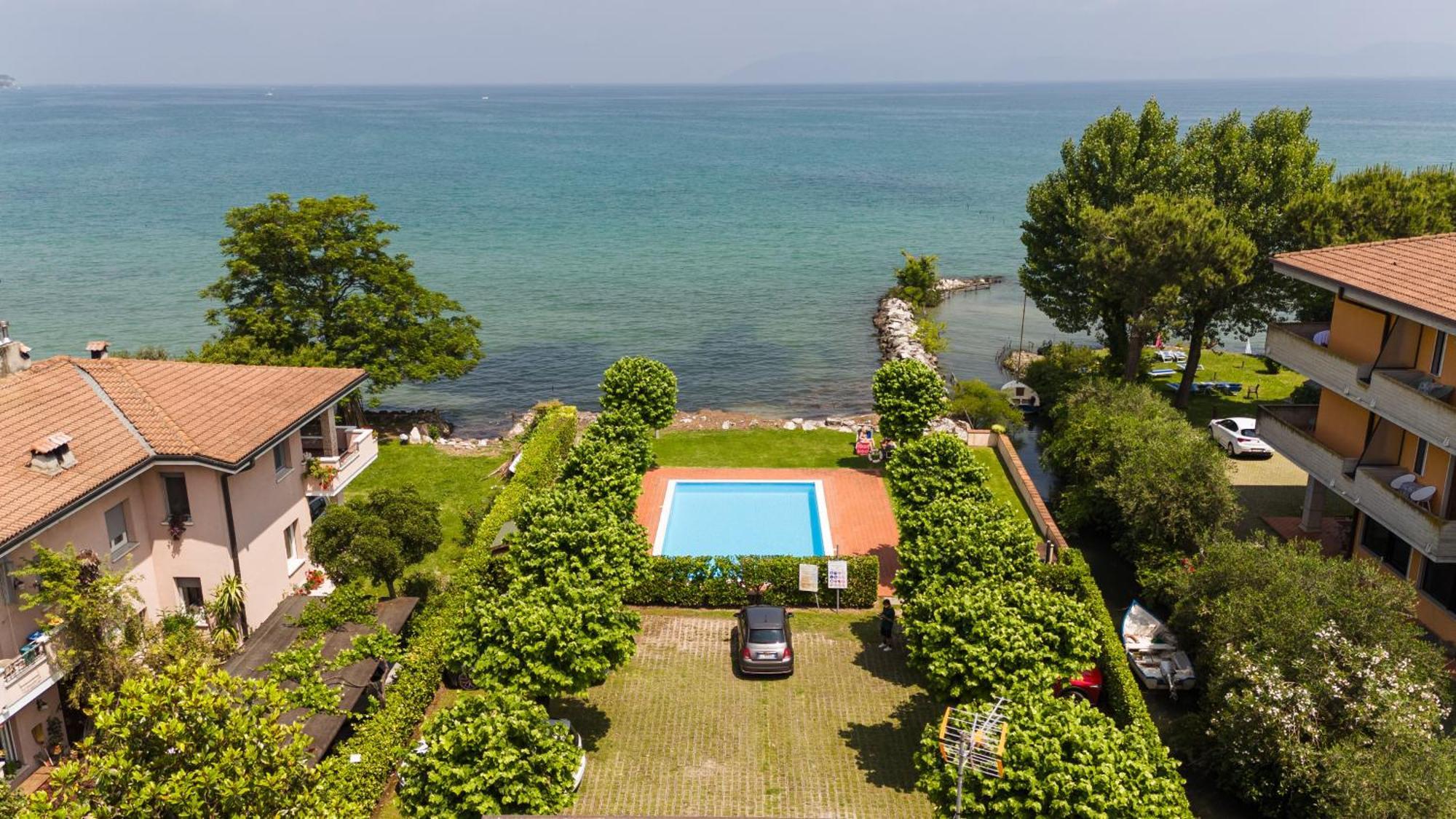 Incantevole Location Fronte Lago Sirmione Buitenkant foto