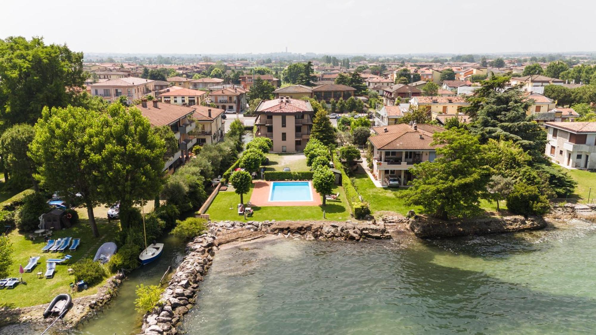 Incantevole Location Fronte Lago Sirmione Buitenkant foto